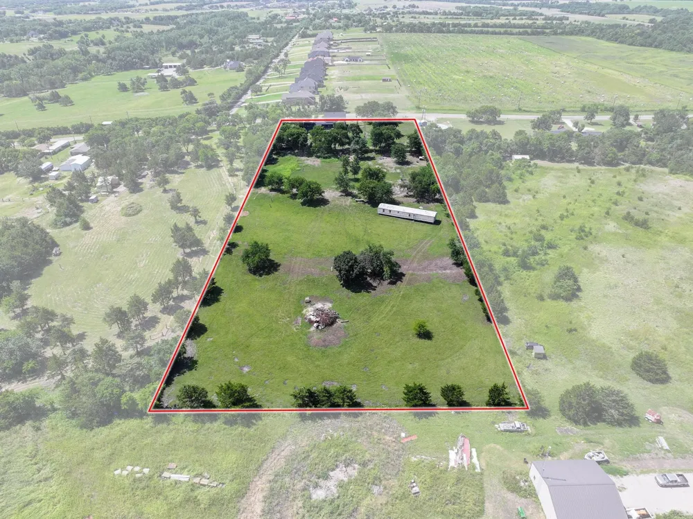 4453 Fm 902 Howe, TX 75459