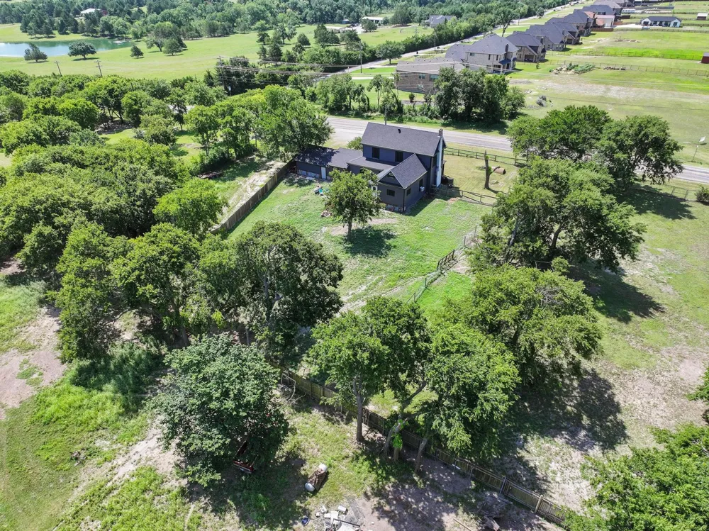 4453 Fm 902 Howe, TX 75459