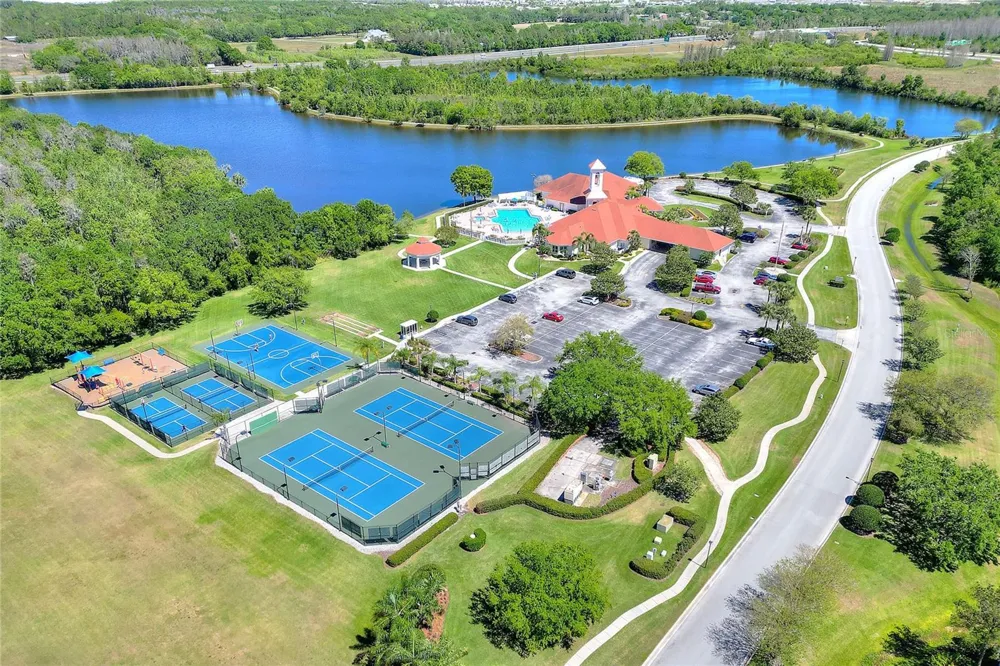 3933 SERENADE LANE Lakeland, FL 33811