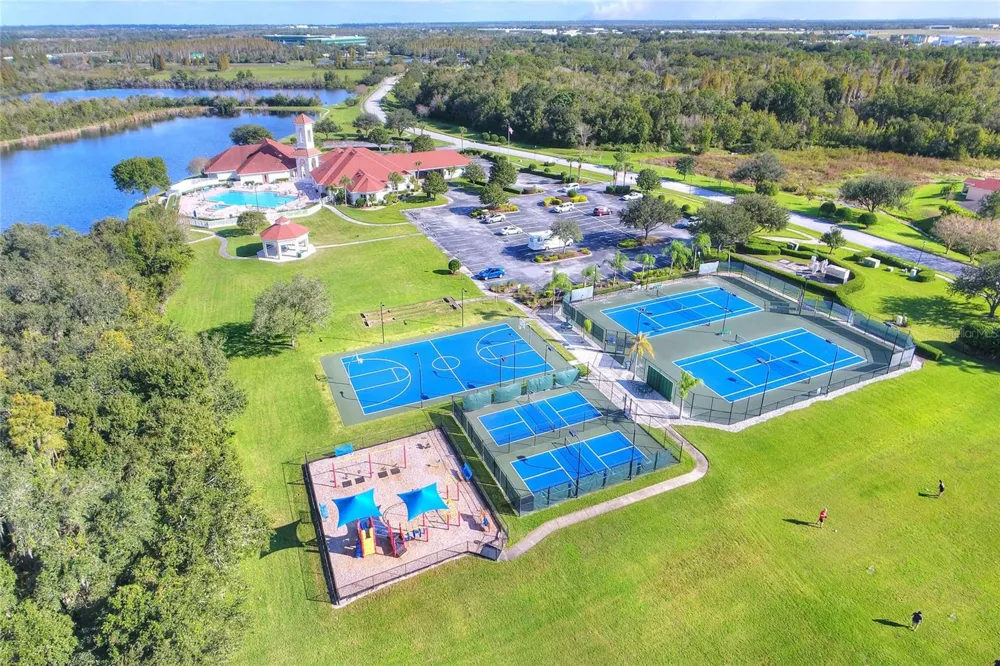 3933 SERENADE LANE Lakeland, FL 33811