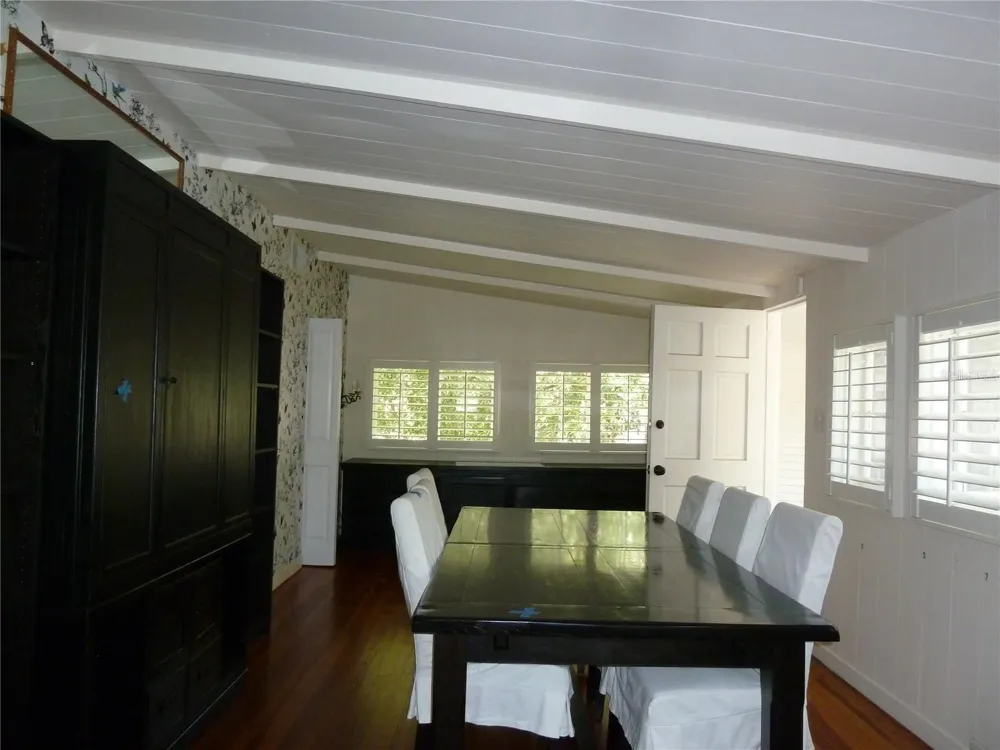 3302 W VILLA ROSA STREET Tampa, FL 33611