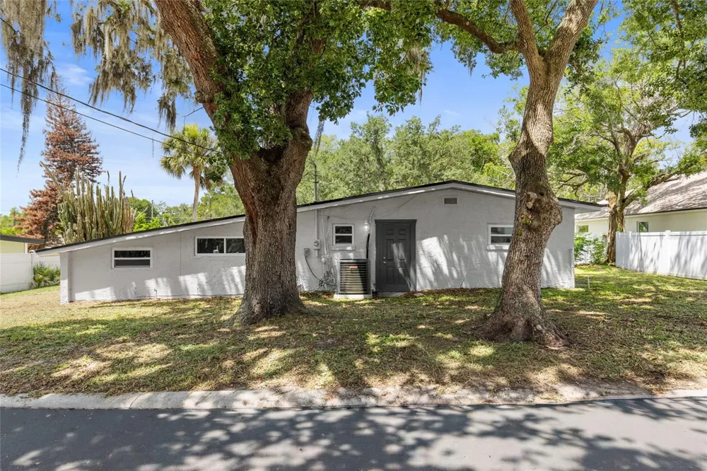 1375 LAKE DRIVE Casselberry, FL 32707