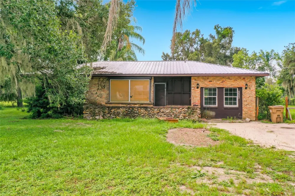2736 EMPIRE CHURCH ROAD Groveland, FL 34736