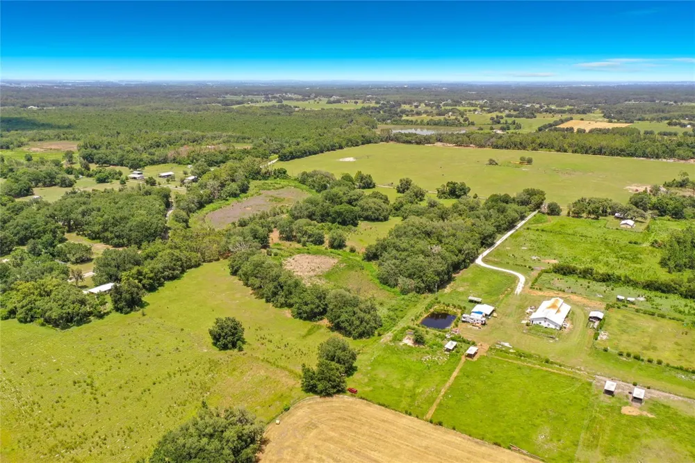 2736 EMPIRE CHURCH ROAD Groveland, FL 34736