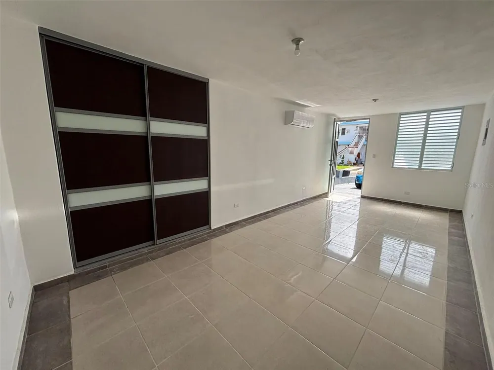 18-6 18 Street SABANA GARDENS Carolina, PR 00983
