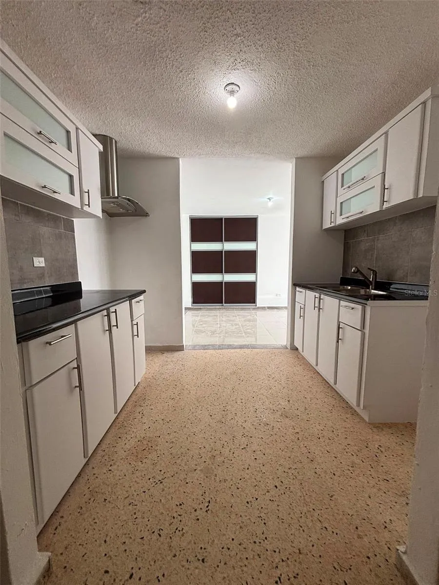 18-6 18 Street SABANA GARDENS Carolina, PR 00983