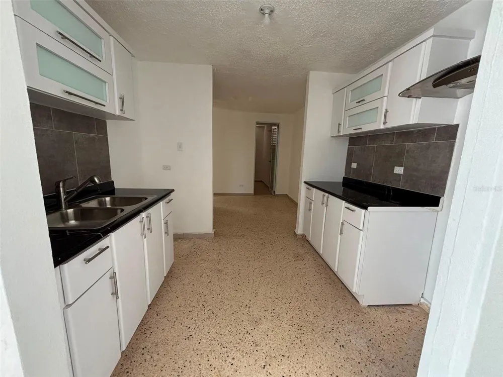 18-6 18 Street SABANA GARDENS Carolina, PR 00983