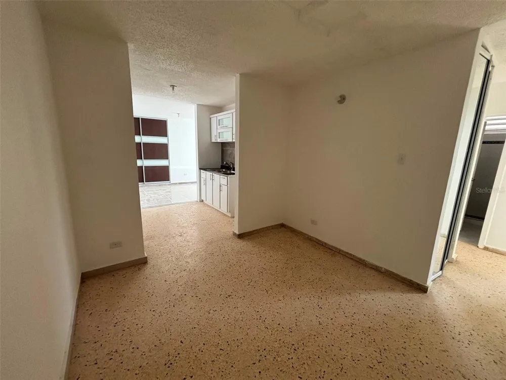 18-6 18 Street SABANA GARDENS Carolina, PR 00983