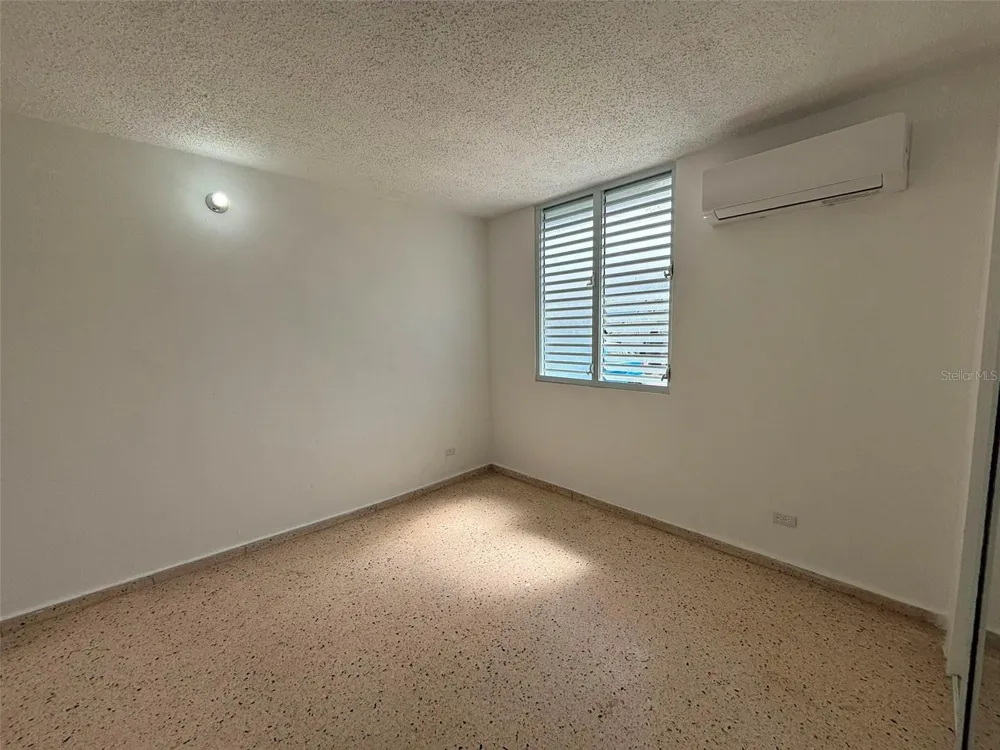 18-6 18 Street SABANA GARDENS Carolina, PR 00983