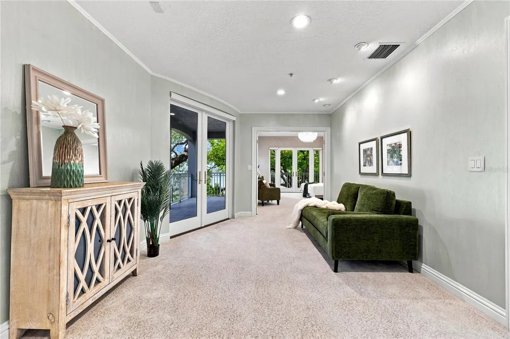 3507 BAYSHORE BOULEVARD #102 Tampa, FL 33629