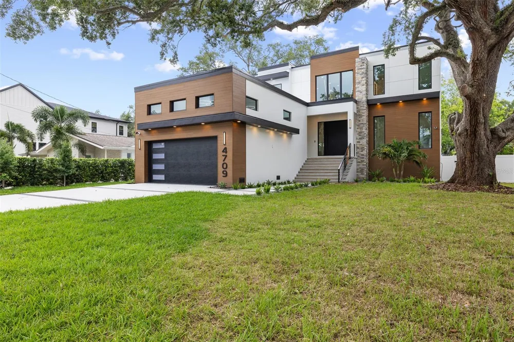 4709 W ESTRELLA STREET Tampa, FL 33629