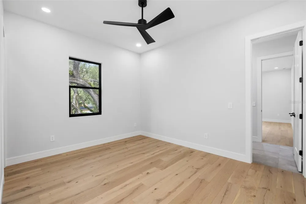 4709 W ESTRELLA STREET Tampa, FL 33629