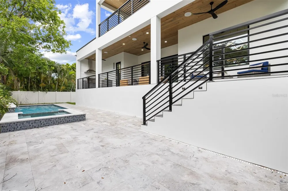 4709 W ESTRELLA STREET Tampa, FL 33629
