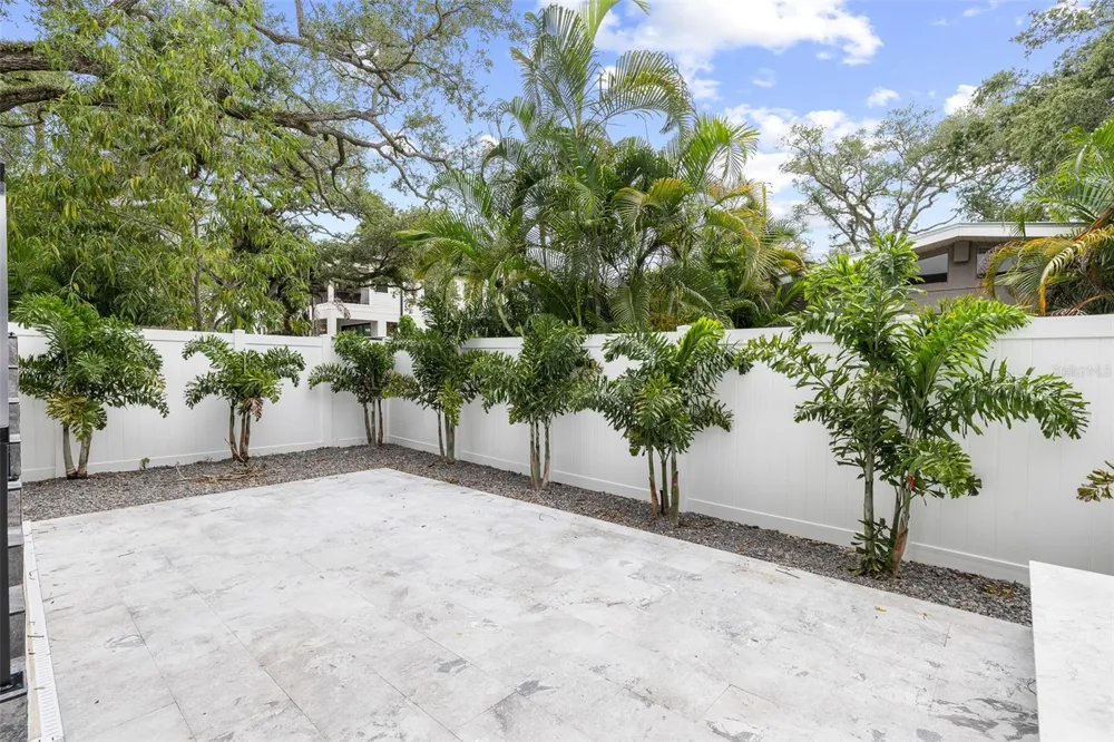 4709 W ESTRELLA STREET Tampa, FL 33629