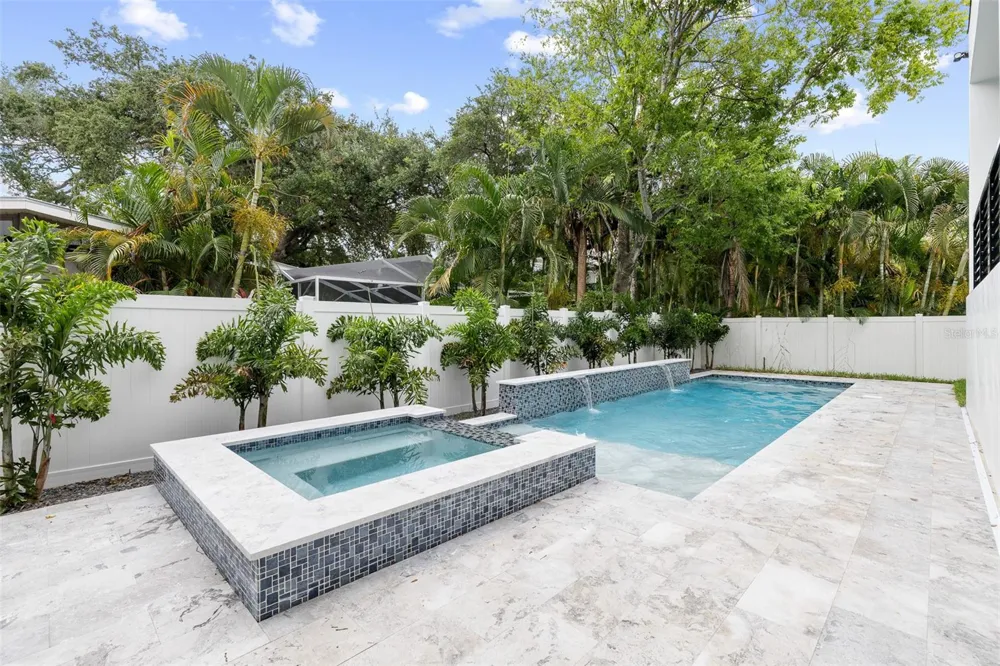 4709 W ESTRELLA STREET Tampa, FL 33629