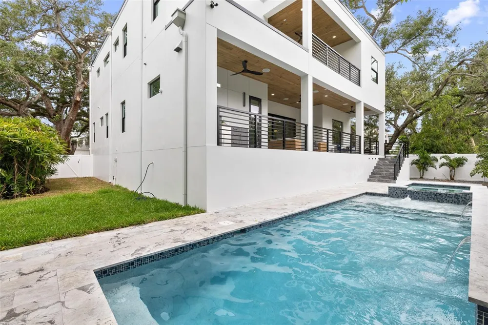 4709 W ESTRELLA STREET Tampa, FL 33629