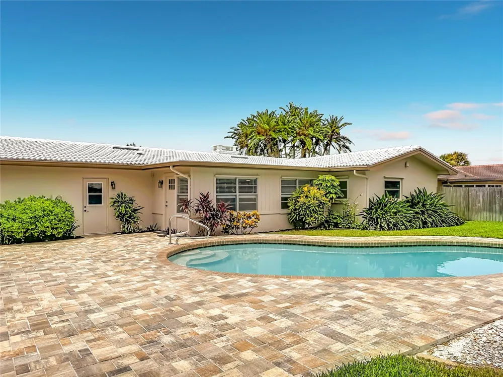 2178 WATERSIDE DRIVE Clearwater, FL 33764