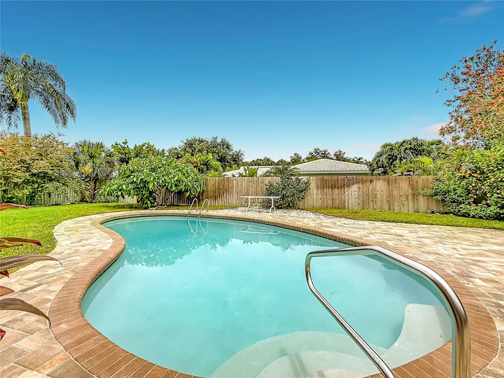 2178 WATERSIDE DRIVE Clearwater, FL 33764