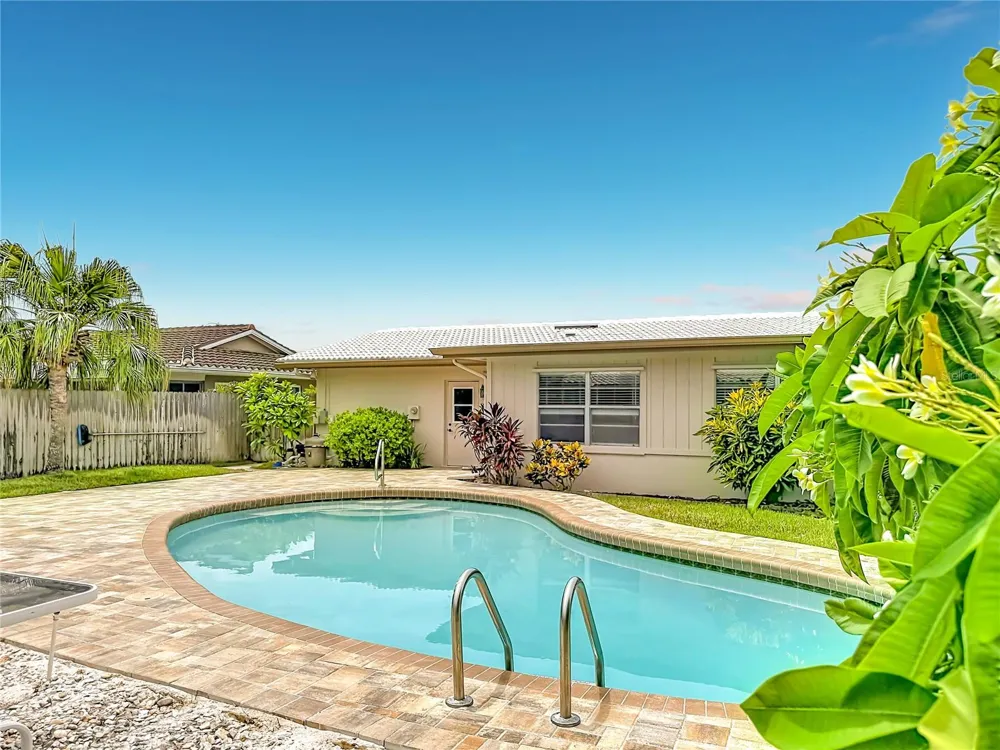 2178 WATERSIDE DRIVE Clearwater, FL 33764