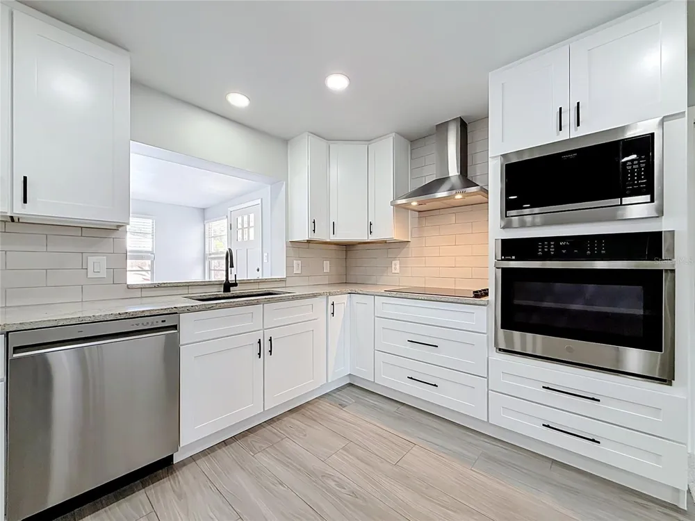2178 WATERSIDE DRIVE Clearwater, FL 33764