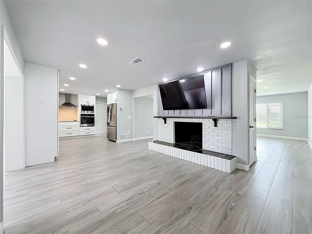 2178 WATERSIDE DRIVE Clearwater, FL 33764