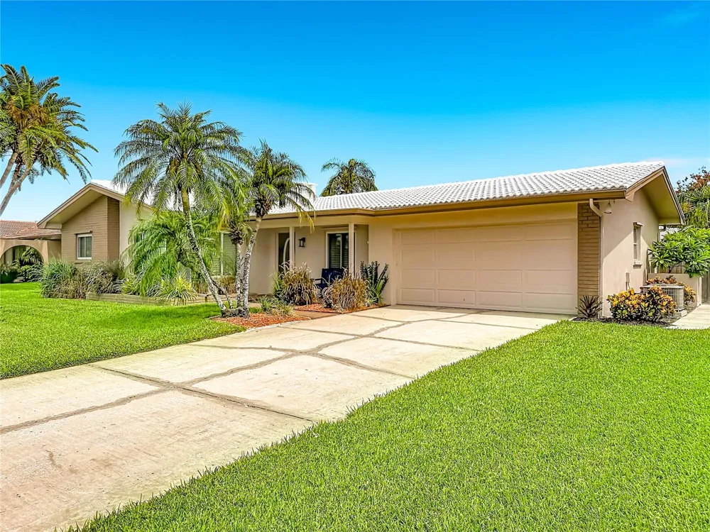 2178 WATERSIDE DRIVE Clearwater, FL 33764