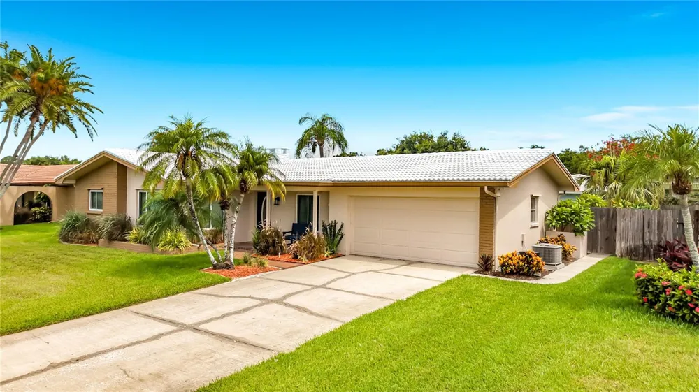 2178 WATERSIDE DRIVE Clearwater, FL 33764