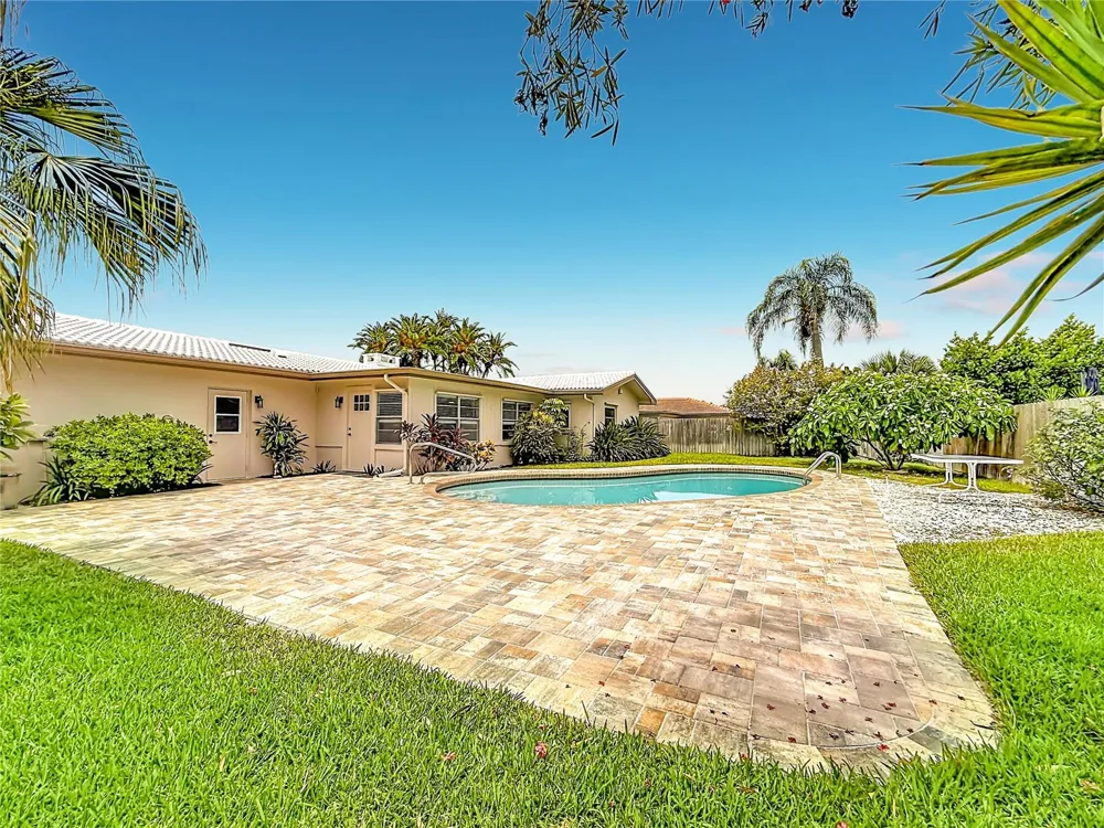 2178 WATERSIDE DRIVE Clearwater, FL 33764