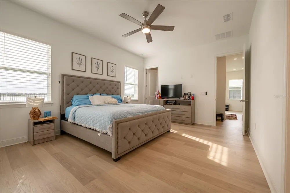 10044 BALLAST DRIVE Orlando, FL 32827