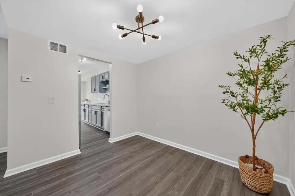 21344 E Glen Haven Circle Novi City, MI 48167