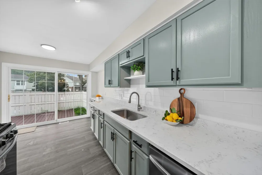 21344 E Glen Haven Circle Novi City, MI 48167