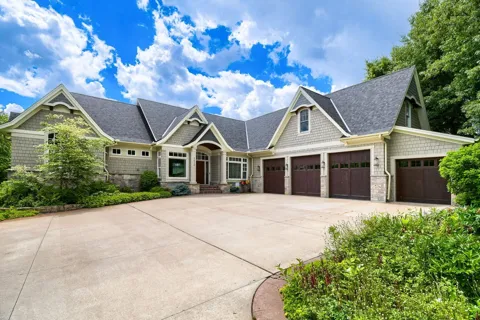 9520 Whistling Valley Trail