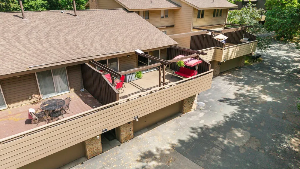 91 Birnamwood Drive Burnsville, MN 55337