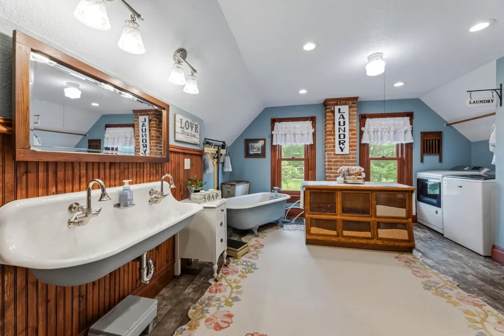22961 Church Street Ettrick, WI 54627