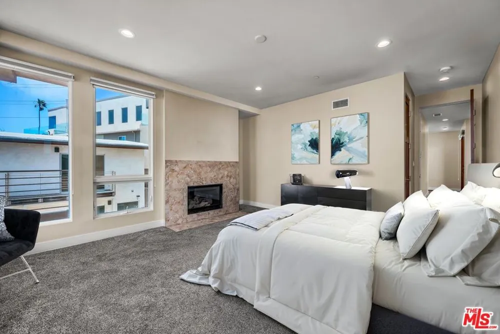 308 Gull Street Manhattan Beach, CA 90266