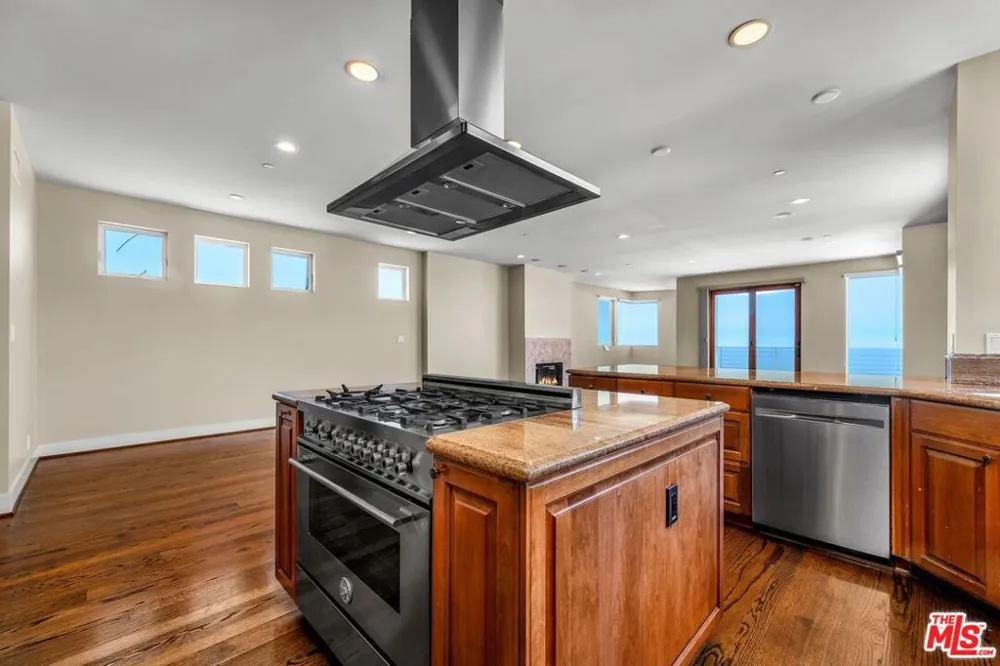 308 Gull Street Manhattan Beach, CA 90266