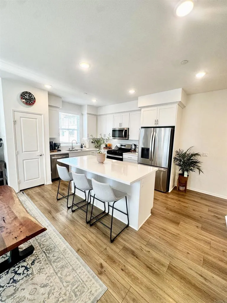 468 Carina Glen Escondido, CA 92025