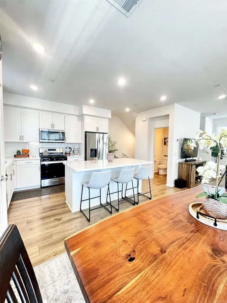 468 Carina Glen Escondido, CA 92025