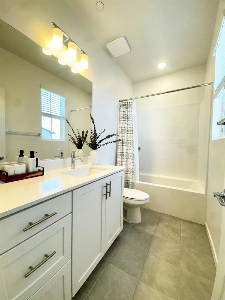 468 Carina Glen Escondido, CA 92025