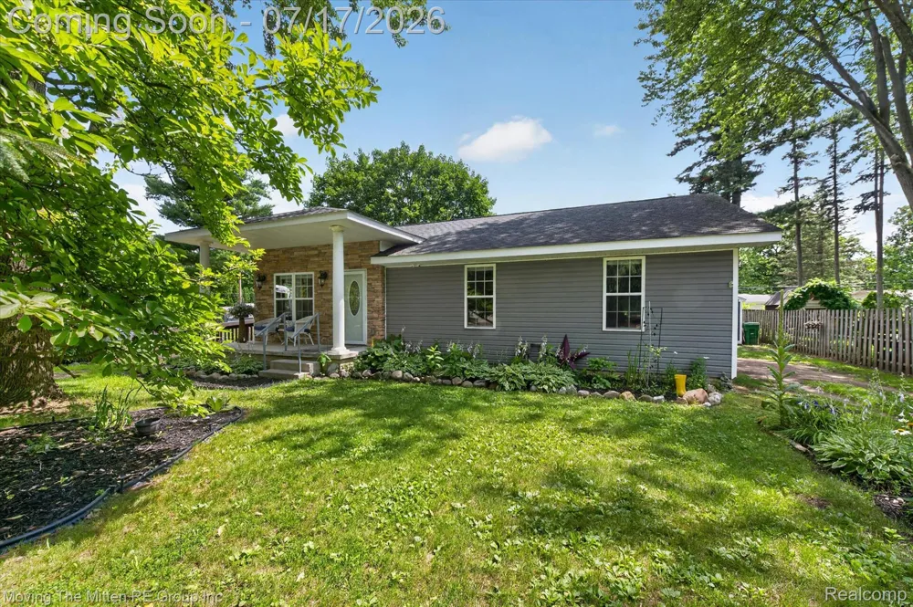 744 S Park Street Highland Charter Township, MI 48356
