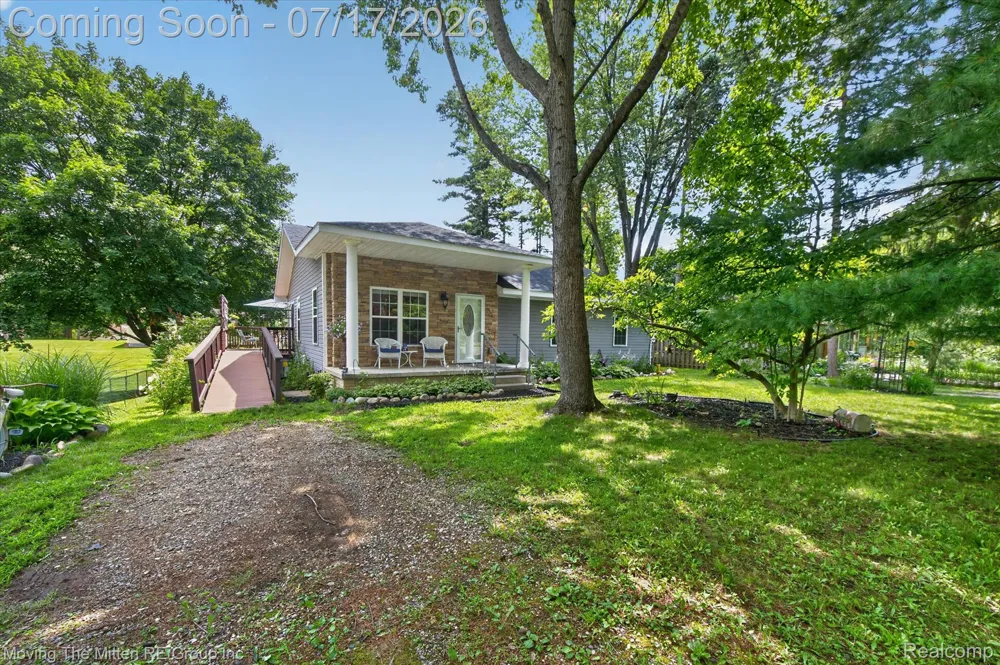 744 S Park Street Highland Charter Township, MI 48356