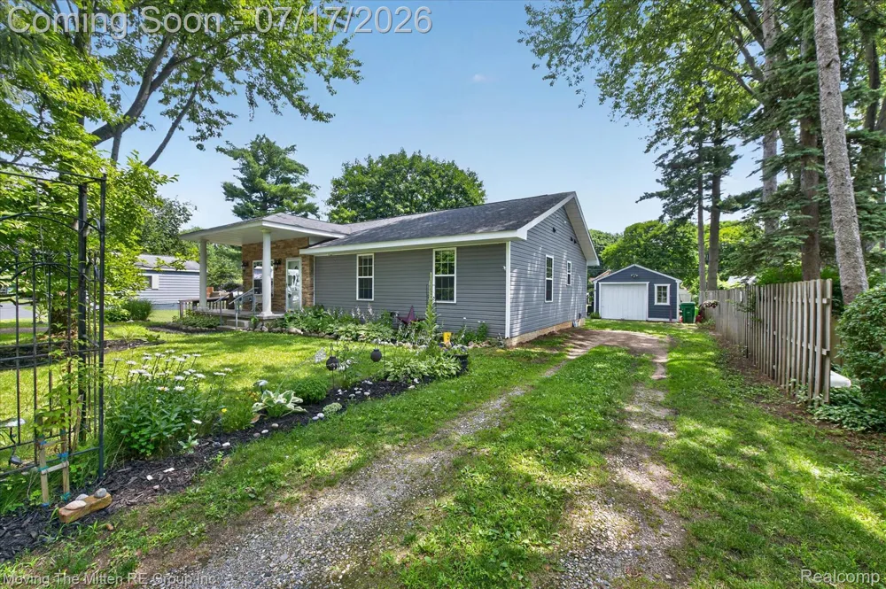 744 S Park Street Highland Charter Township, MI 48356
