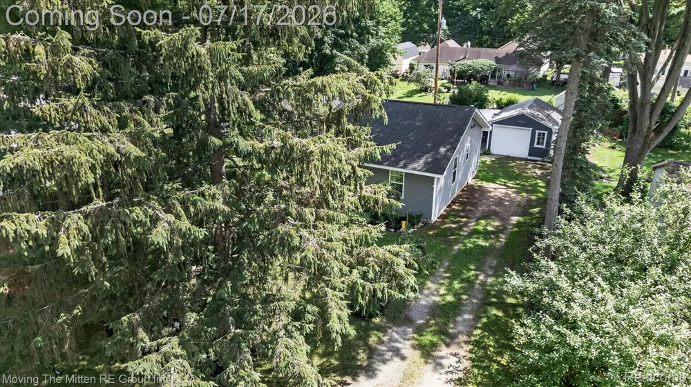 744 S Park Street Highland Charter Township, MI 48356
