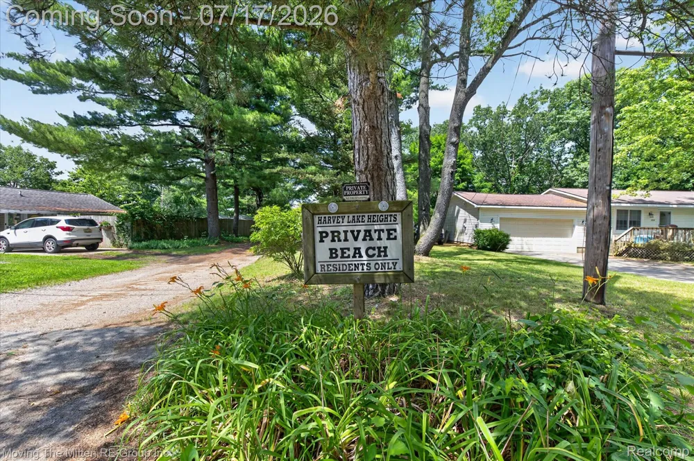 744 S Park Street Highland Charter Township, MI 48356