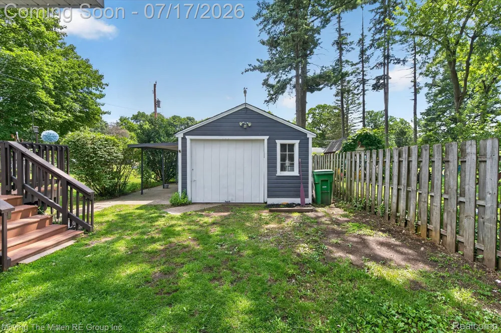744 S Park Street Highland Charter Township, MI 48356