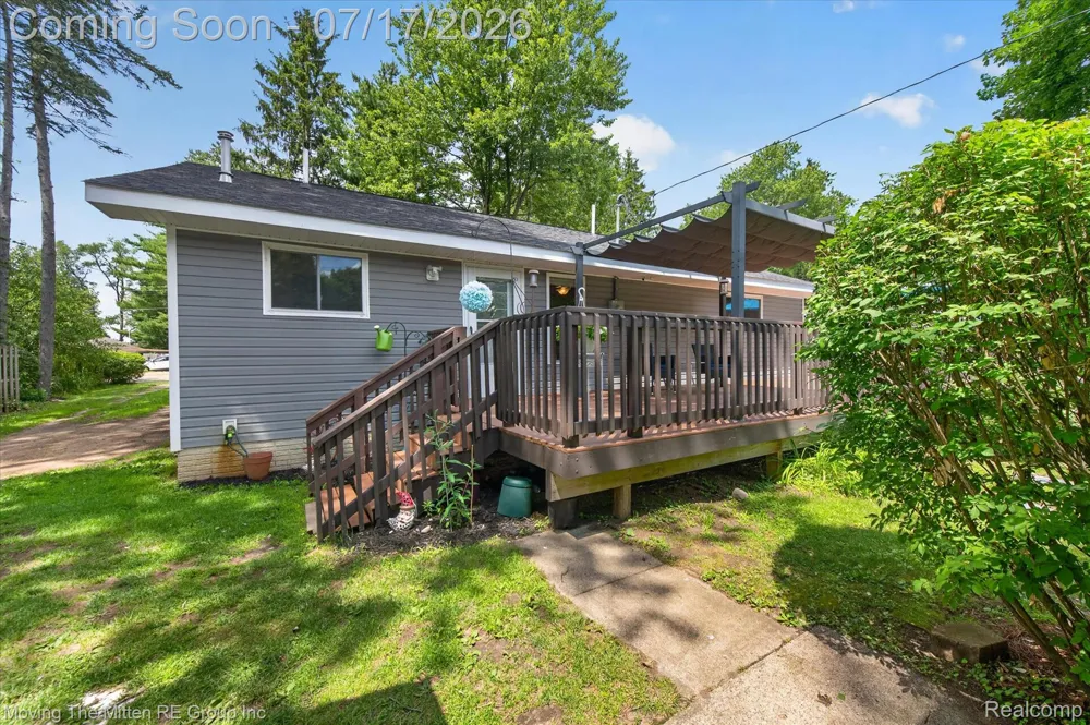 744 S Park Street Highland Charter Township, MI 48356