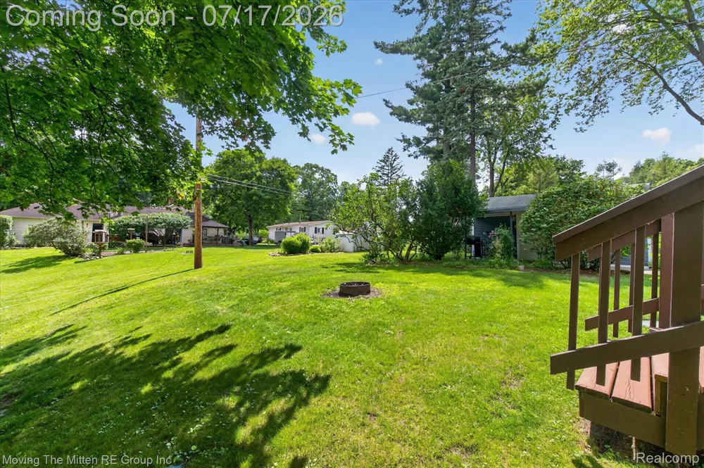 744 S Park Street Highland Charter Township, MI 48356