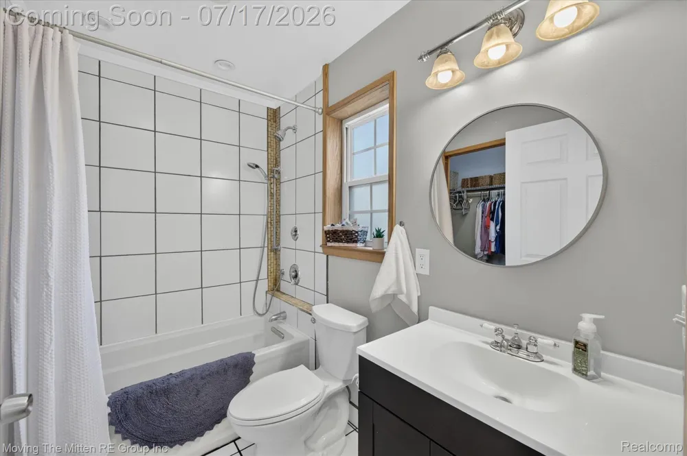 744 S Park Street Highland Charter Township, MI 48356