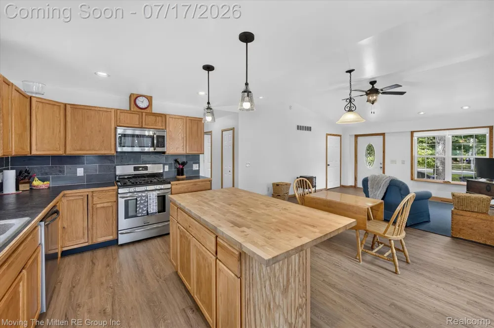 744 S Park Street Highland Charter Township, MI 48356