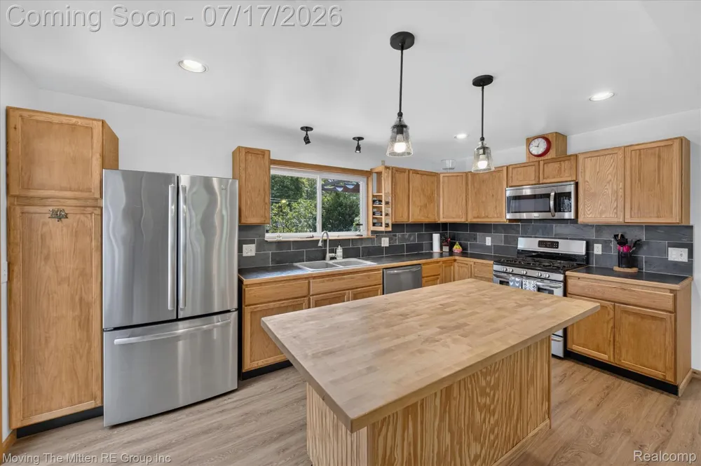 744 S Park Street Highland Charter Township, MI 48356